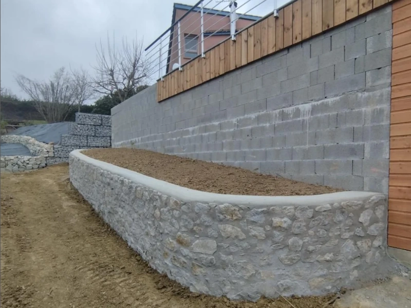 mur et muret en pierres à bâtir fournies par Garcia Granulats secteur Salies du Salat
